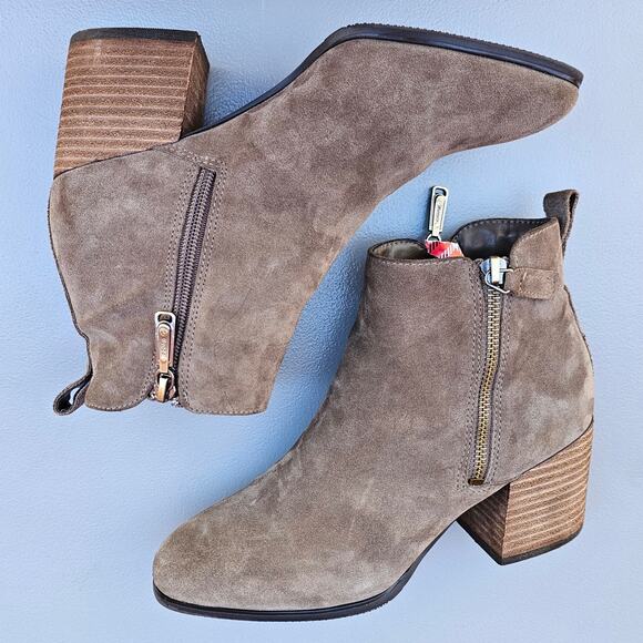 Tan Suede Bootie Blondo Siena Bootie Size 8.5 Leather Heeled Side Zip Ankle Boot - Picture 13 of 13